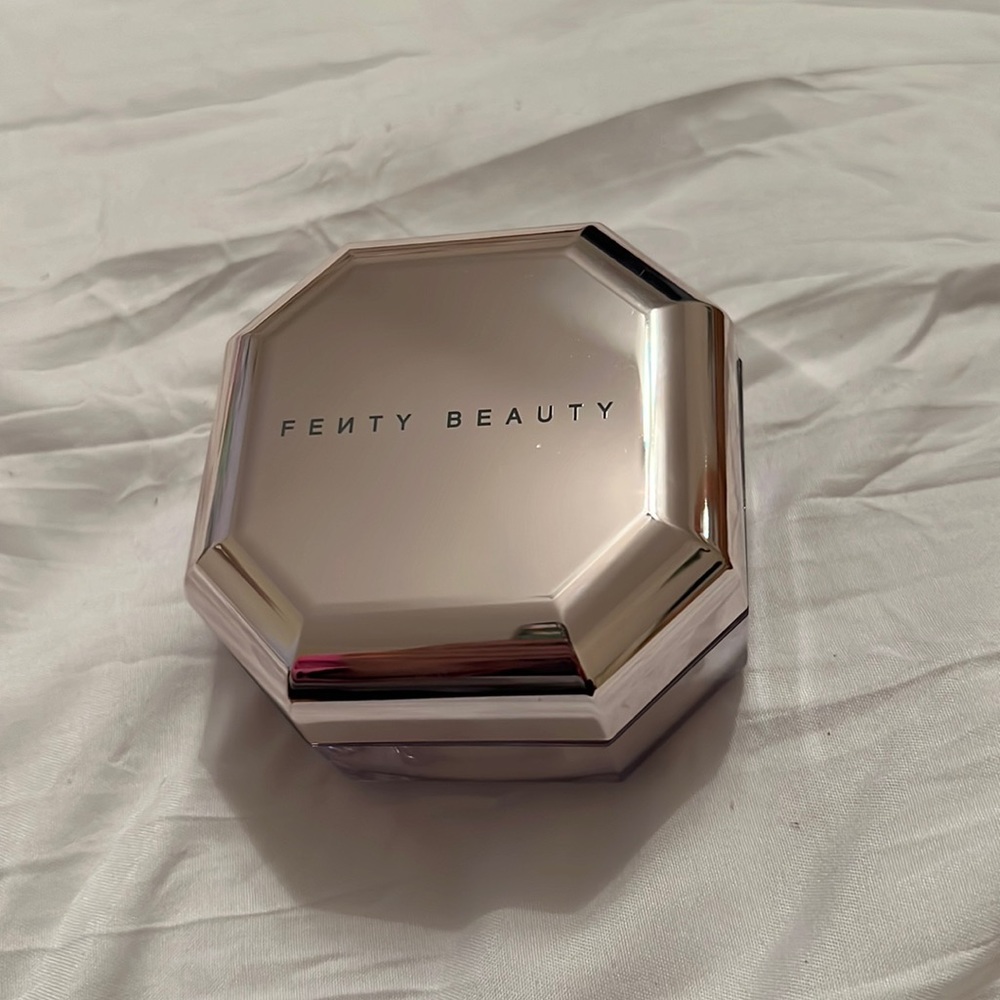 Fenty Beauty loose powder used twice